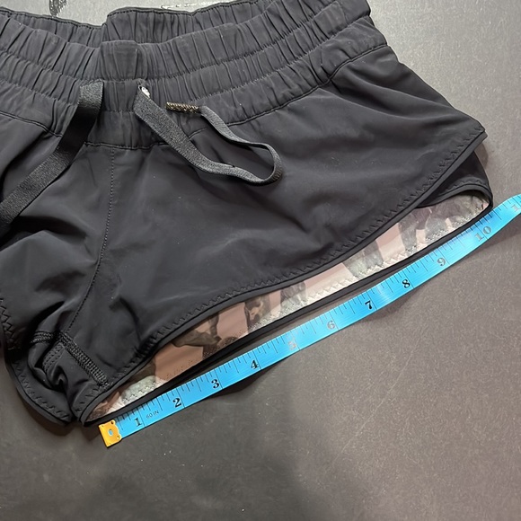 Lululemon reversable cactus short - Picture 6 of 8